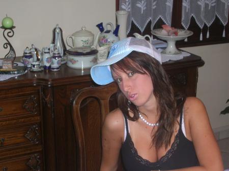 MoI eN MoDe CaSqUeTTe...